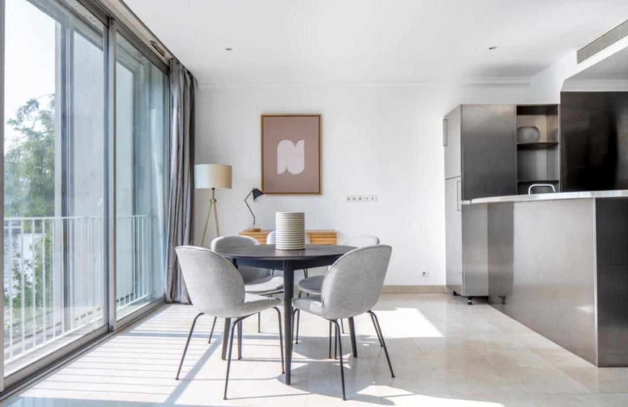 Bright 1Bedroom Apartment Centrally Located With Most Beautiful Views From Seine At 10 Minutes Walking From Beaugrenelle Shopping Mall And Eiffel Tower Paris Ngoại thất bức ảnh